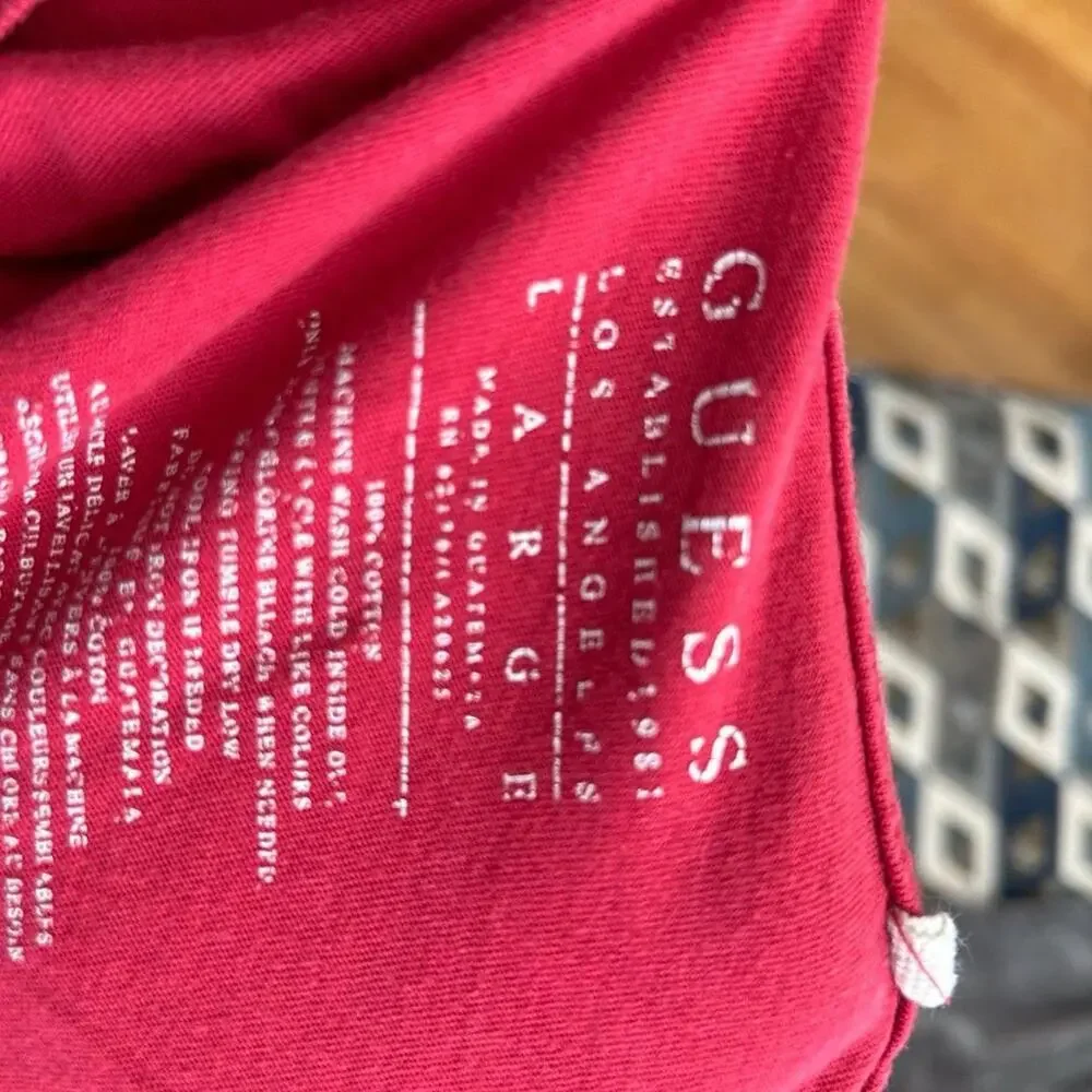 Guess tee shirt size large - Picture 4 of 4